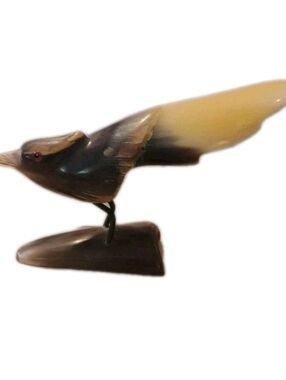 Old Vintage Hand Carved Bird- Buffalo Horn- Bird Sculpture